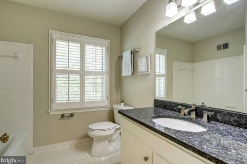 10512 Gainsborough Rd, Rockville MD 20854-3717 exterior