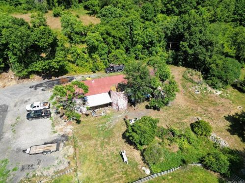 686 Route 17m, Middletown NY 10940-6757 exterior