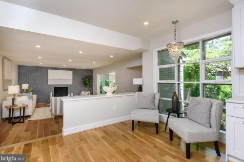 1209 Forestwood Dr, Mc Lean VA  22101-2603 exterior