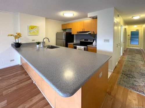 1642 Kewalo St, Honolulu, HI 96822-3163