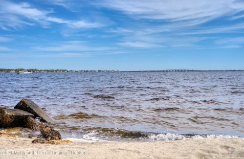 376 Barnegat Ave, Berkeley Township NJ  08721-1112 exterior