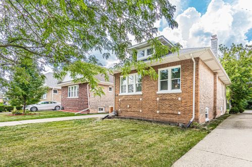 1016 12th Ave, Broadview, IL 60153-1935