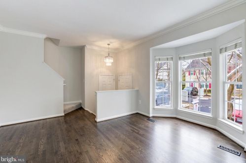 43069 Candlewick Sq, Leesburg VA 20176-6446 exterior