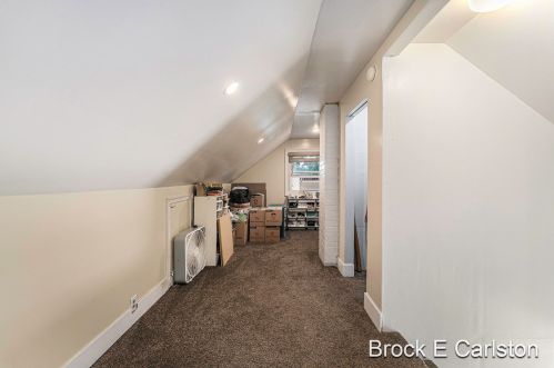 1044 Broadway Ave, Meskegon MI 49444-2354 exterior