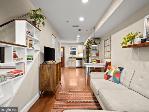 1536 Levis St, Washington, DC 20002-2913