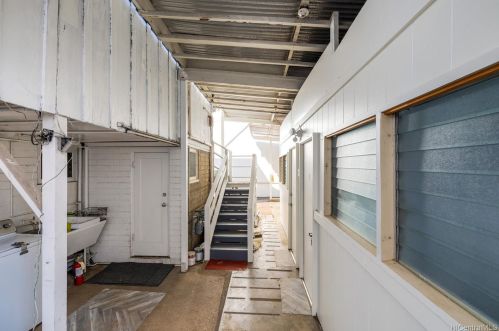 1924 Beretania St, Honolulu HI 96817-4752 exterior