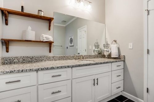 2884 Cravey Dr, Atlanta GA  30345-1420 exterior