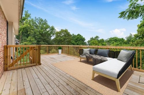 1351 Redfern Dr, Pittsburgh PA  15241-2932 exterior