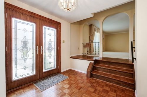 8779 Casa Grande Dr, Pittsburgh, PA 15237-5301