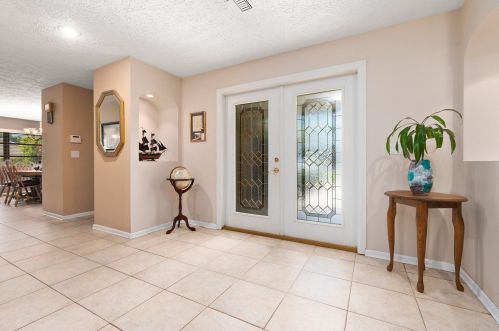 1718 Ocean Cove Ave, Fort Pierce FL  34953-2450 exterior