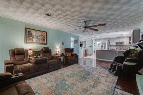 2108 11 St, Irving TX 75060-3529 exterior