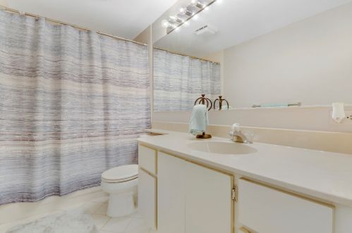 120 Buttonwood Ln, Boynton Beach FL 33436-7120 exterior