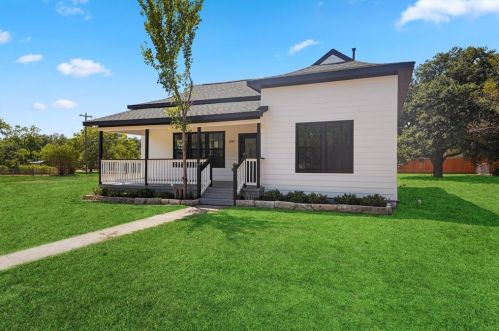 1641 13th St, Hempstead TX  77445-5952 exterior