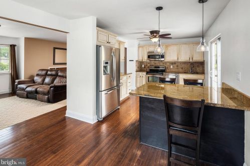 892 State, Trenton NJ 08690-3132 exterior