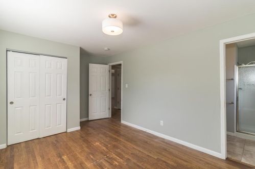 2637 Midland Rdg Dr, Saint Louis MO 63114-1232 exterior