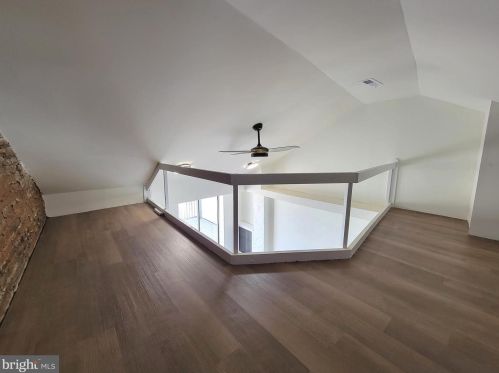 931 11 St, Philadelphia PA 19147-1901 exterior