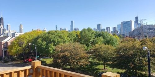 671 Division St, Chicago IL 60610-1003 exterior