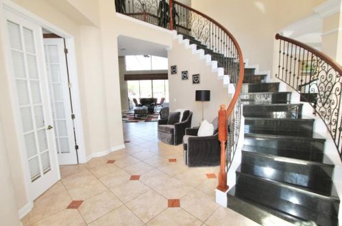 1076 Bloomsbury Run, Lake Mary FL  32746-1974 exterior