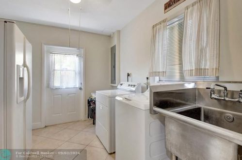 1364 4 St, Boca Raton FL 33486-4433 exterior