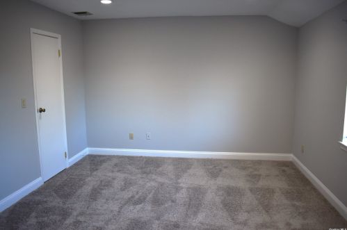 196 Scarlett Dr, Commack NY 11725-4636 exterior