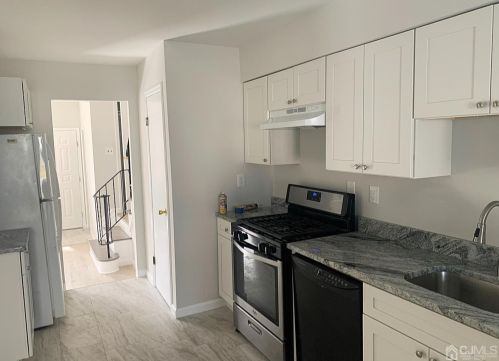 26 Aspen Dr, New Brunswick NJ  08902-1049 exterior