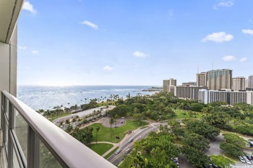 223 Saratoga Rd, Honolulu HI  96815-1942 exterior