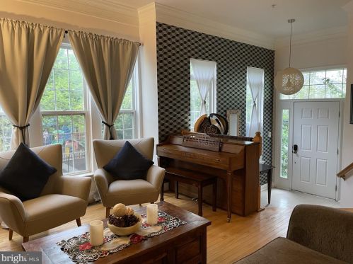 3826 Watkins Mill Dr, Alexandria VA  22304-6446 exterior