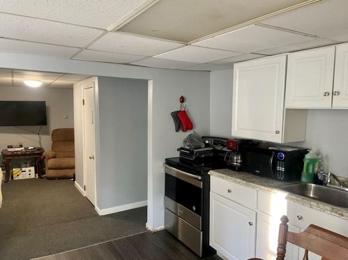 42 Godfrey St, Taunton MA 02780-7031 exterior