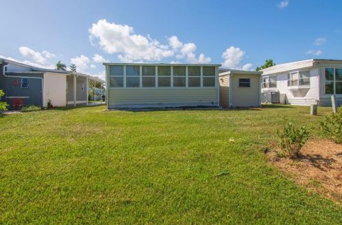 36 Del Prado St, Fort Pierce FL 34952-2850 exterior
