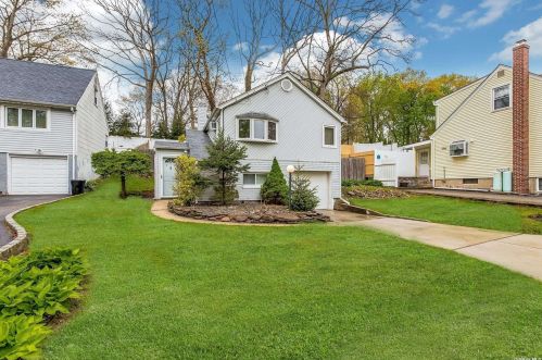 255 Melville Rd, Huntington Station, NY 11746-7627