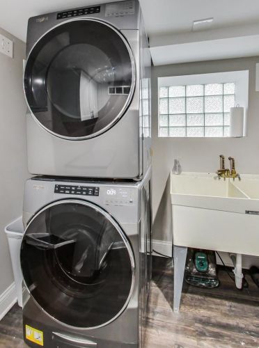 7443 Merrill Ave, Chicago IL  60649-3210 exterior