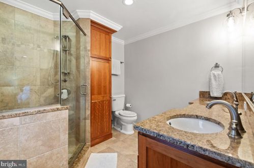 32 Evergreen Cir, Princeton NJ 08540-4028 exterior