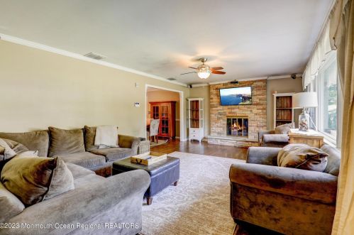 34 Iler Dr, Middletown NJ 07748-3323 exterior