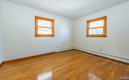 29 Westminster Ter, Town Center NJ 07052-2735 exterior