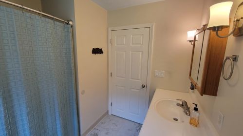 9 Forest Ln, Concord NH  03303-2419 exterior