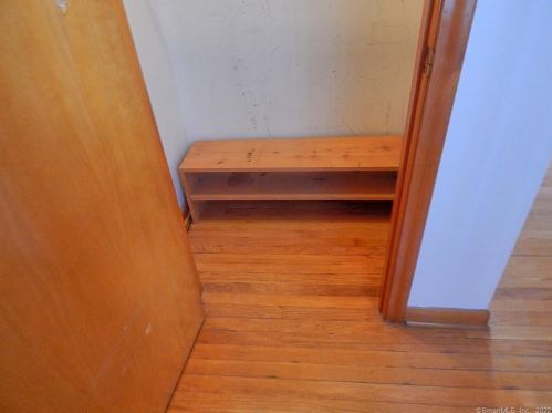 75 Smith St, Derby CT 06418-1217 exterior