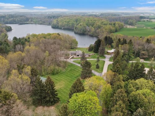 6613 Hartlaub Lk Rd, Manitowoc WI 54220-8845 exterior