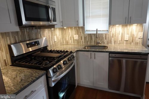 1525 Hicks St, Philadelphia PA  19146-4820 exterior