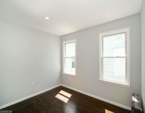 69 Harrison Ave, Town Center NJ  07052-5925 exterior