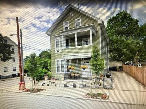 17 Andem St, Providence, RI 02908-4606