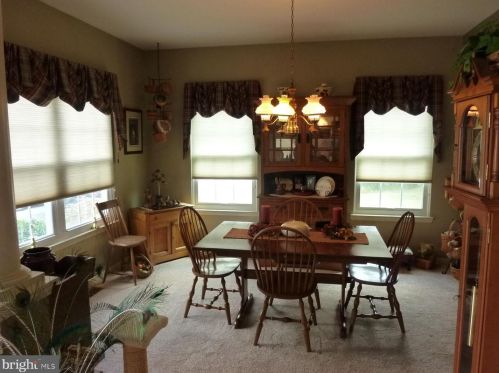 142 Butternut Dr, Pottstown, PA 19464-1573