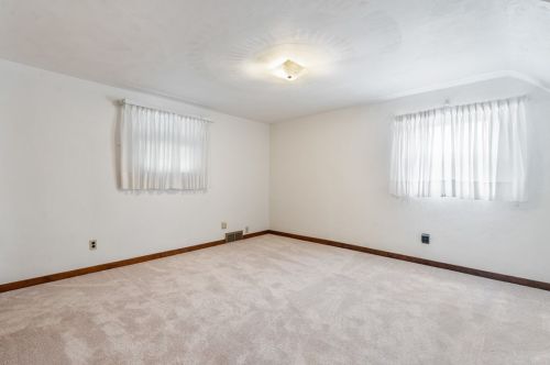 5811 Rodgers St, Pittsburgh PA 15207-2274 exterior