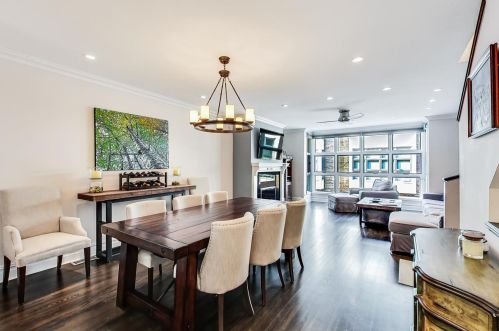 777 Melrose St, Chicago IL 60618-6318 exterior