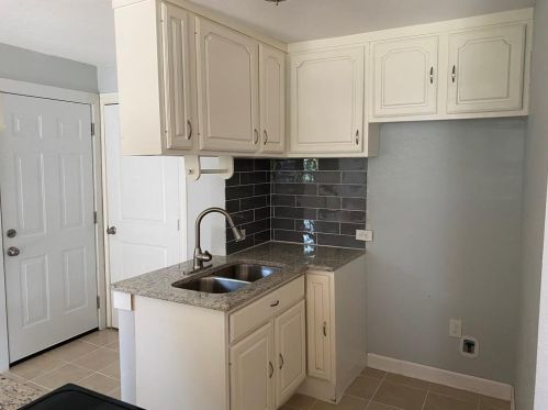 2624 Bowling Green Ave, Dallas, TX 75216-3236