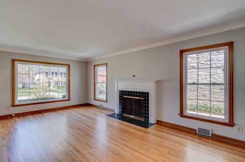 2416 91, Milwaukee WI 53226-1832 exterior