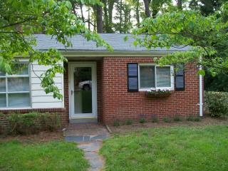 1216 Dinwiddie Ave, Richmond VA  23229-5830 exterior