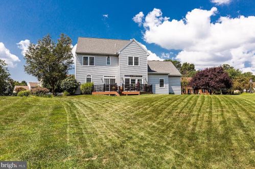 2938 Hearthside Ln, Lancaster PA 17601-1457 exterior