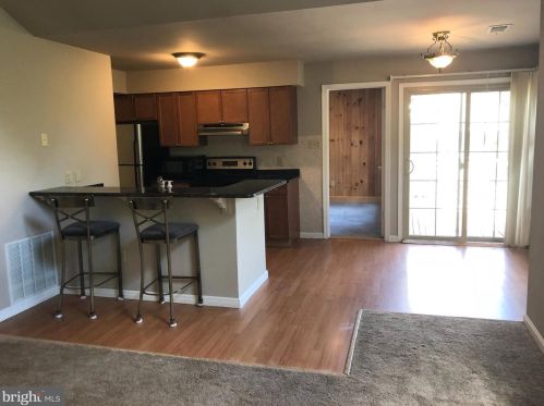 816 Foxmeadow Dr, Limerick PA 19468-1536 exterior