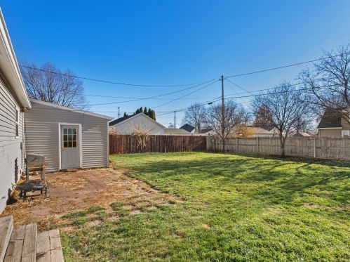 3519 Macarthur Dr, Manitowoc WI 54220-4229 exterior