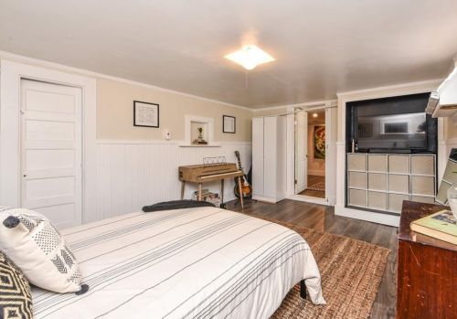 337 Jastram St, Providence RI 02908-4207 exterior